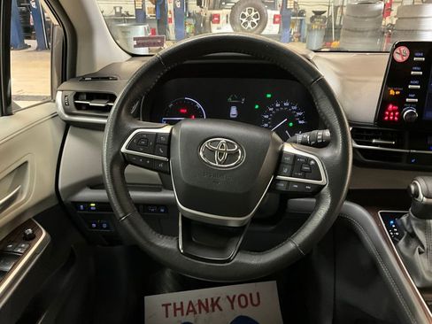 Used 2024 Toyota Sienna XLE image 11