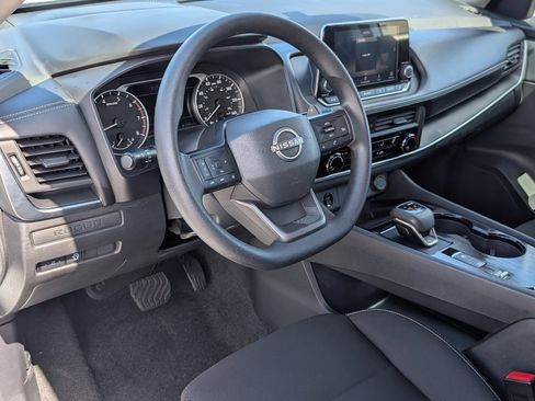 Used 2025 Nissan Rogue S FWD image 14