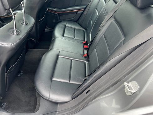 Used 2010 Mercedes-Benz E 350 4MATIC Sedan w/ Premium 1 Pkg image 22