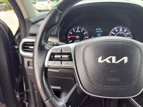 Certified 2022 Kia Telluride EX w/ EX Premium Package AWD/4WD image 15