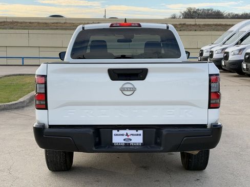 Used 2024 Nissan Frontier S w/ S Utility Package image 7