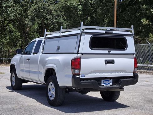 Used 2022 Toyota Tacoma SR RWD image 5