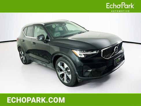 Used 2023 Volvo XC40 B5 Plus w/ Driver Assist Package image 1