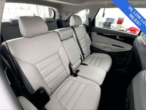 Used 2020 Kia Sorento SX image 35