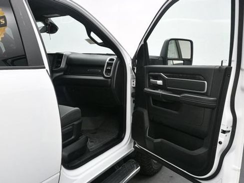 Used 2024 RAM 2500 Big Horn AWD/4WD image 13
