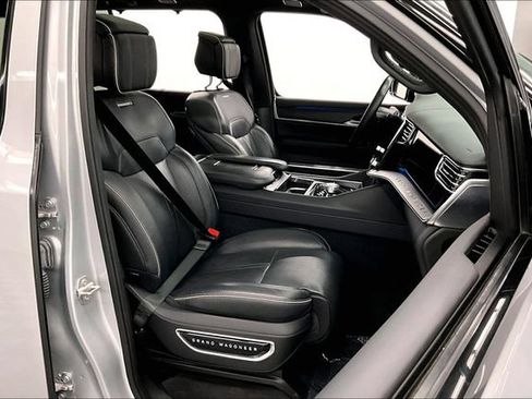 Used 2024 Jeep Grand Wagoneer Series II Obsidian w/ Quick Order Packagew 28T AWD/4WD image 8