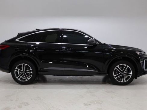 Used 2025 Audi Q5 Premium Plus AWD/4WD image 9