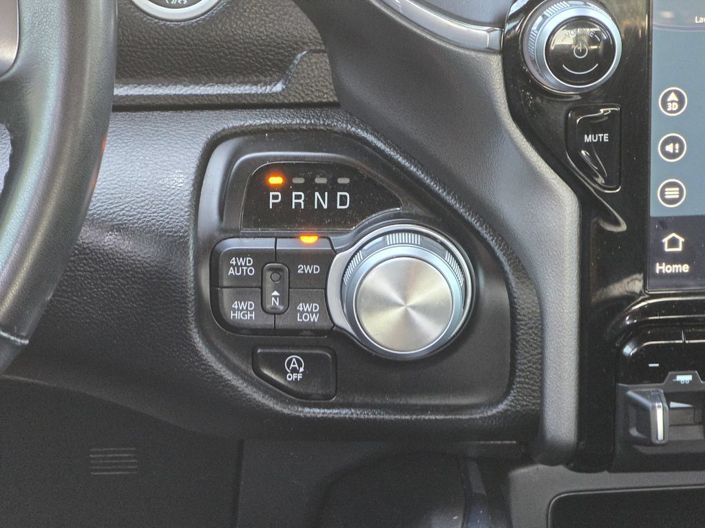 Used 2024 RAM 1500 Laramie AWD/4WD image 36