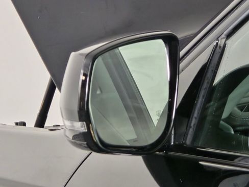 Used 2023 Jeep Grand Cherokee Limited w/ Black Appearance Package image 12