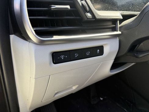 Used 2025 Kia Telluride S FWD image 8