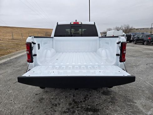 New 2026 RAM 1500 4x4 Crew Cab image 25