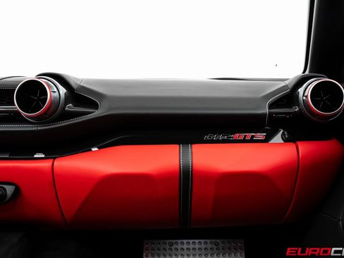 Used 2022 Ferrari 812 GTS image 35