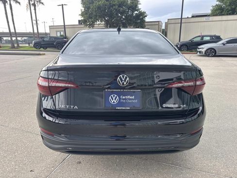 Used 2023 Volkswagen Jetta SE w/ Panoramic Sunroof Package FWD image 6