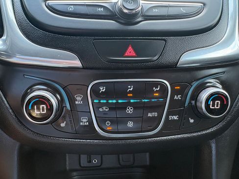 Used 2018 Chevrolet Equinox LT AWD/4WD image 42