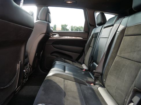 Used 2015 Jeep Grand Cherokee SRT AWD/4WD image 7