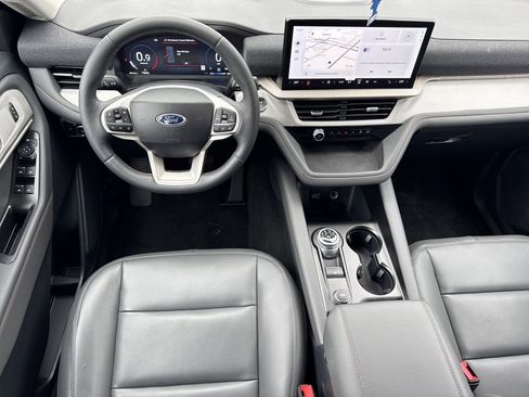 New 2026 Ford Explorer Active w/ Active Comfort Package RWD image 23
