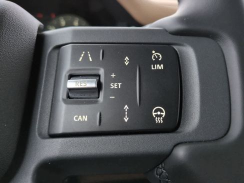 New 2026 Land Rover Defender 110 X-Dynamic SE image 26