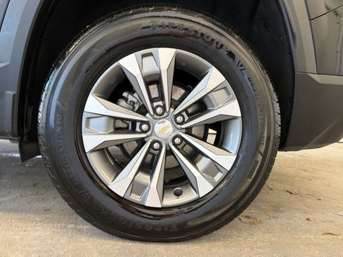 Certified 2025 Chevrolet Equinox LT FWD image 10