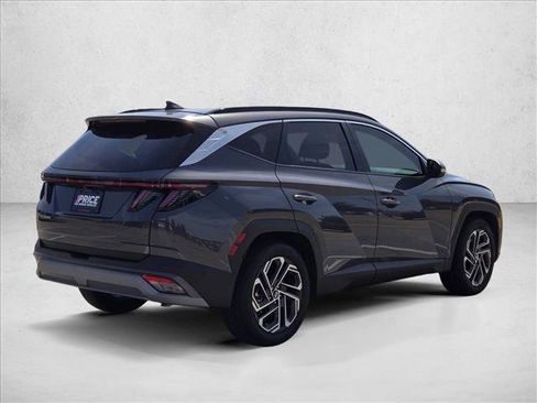 Used 2025 Hyundai Tucson Limited FWD image 5