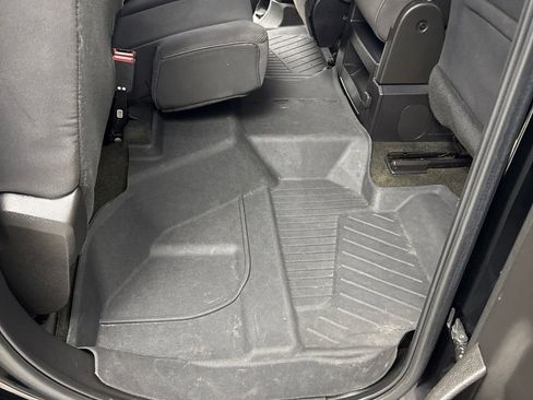 Used 2018 Chevrolet Silverado 1500 LT AWD/4WD image 36