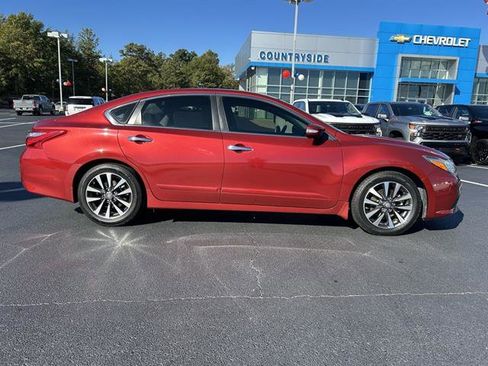 Used 2017 Nissan Altima 2.5 SV w/ Convenience Package image 5