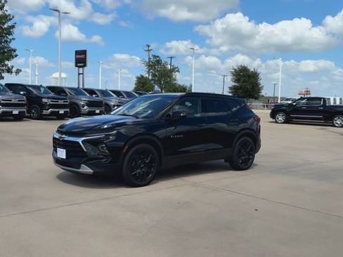 Used 2024 Chevrolet Blazer LT w/ Convenience Package FWD image 4