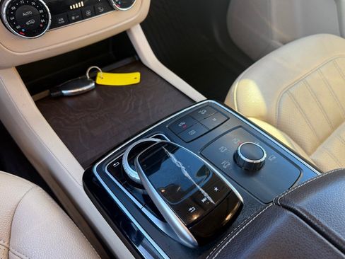 Used 2017 Mercedes-Benz GLS 450 4MATIC image 23