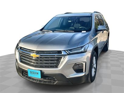 Used 2023 Chevrolet Traverse LT w/ Rear Camera Mirror Package