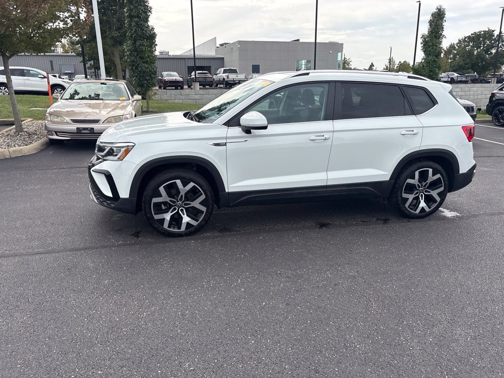 Used 2023 Volkswagen Taos SEL AWD/4WD image 3