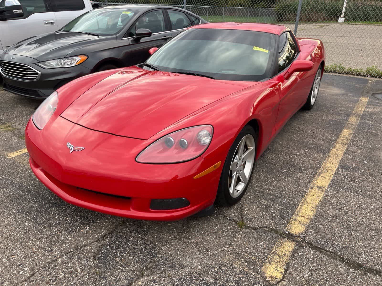 Used 2006 Chevrolet Corvette Coupe w/ Preferred Equipment Group RWD image 2