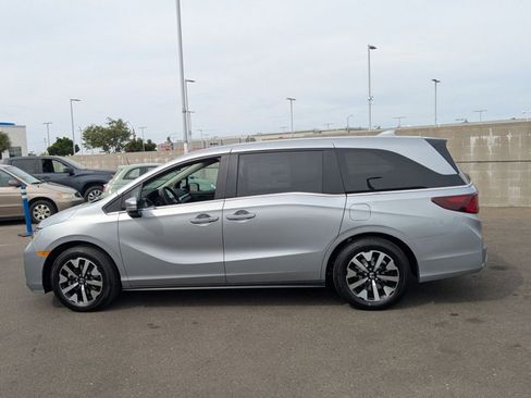 Used 2026 Honda Odyssey EX-L image 9
