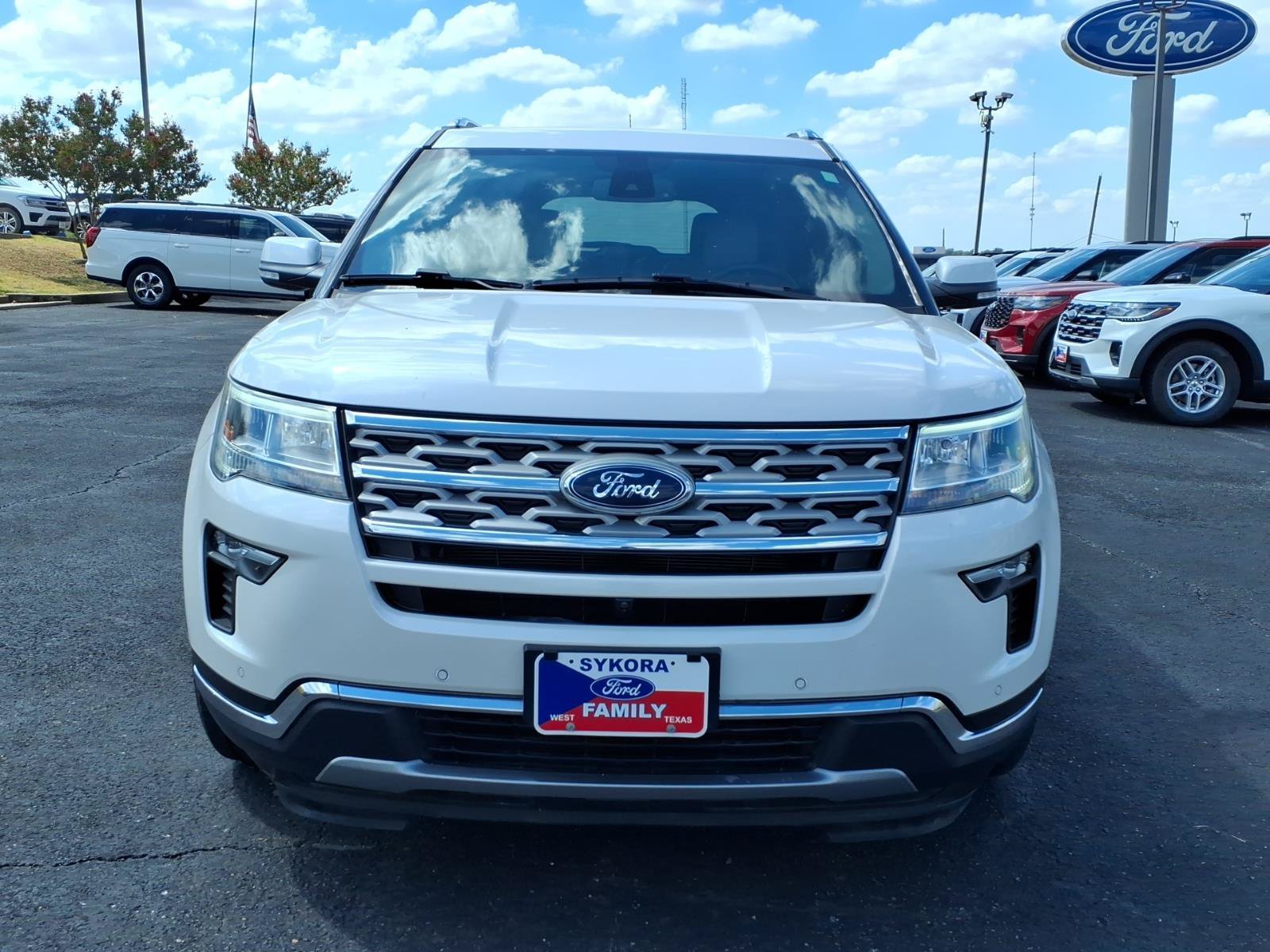 Used 2018 Ford Explorer Limited w/ Ford Safe & Smart Package FWD image 2