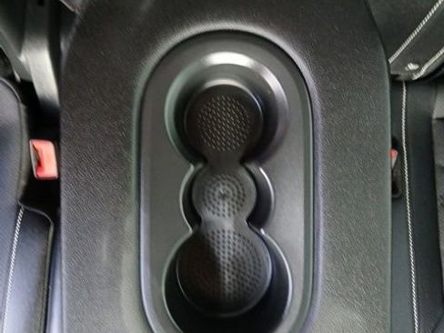 Used 2024 Volkswagen Atlas SE w/ Black Wheel Package image 17