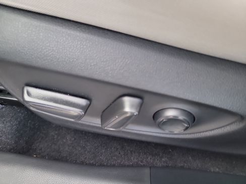 Used 2020 Toyota RAV4 XLE image 21