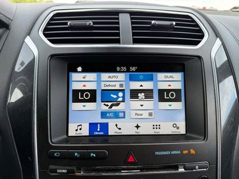 Used 2017 Ford Explorer Platinum AWD/4WD image 12