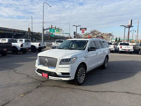 Used 2021 Lincoln Navigator L Reserve w/ Luxury Package AWD/4WD image 4