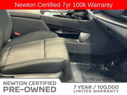 Used 2025 Nissan Rogue SV FWD image 13