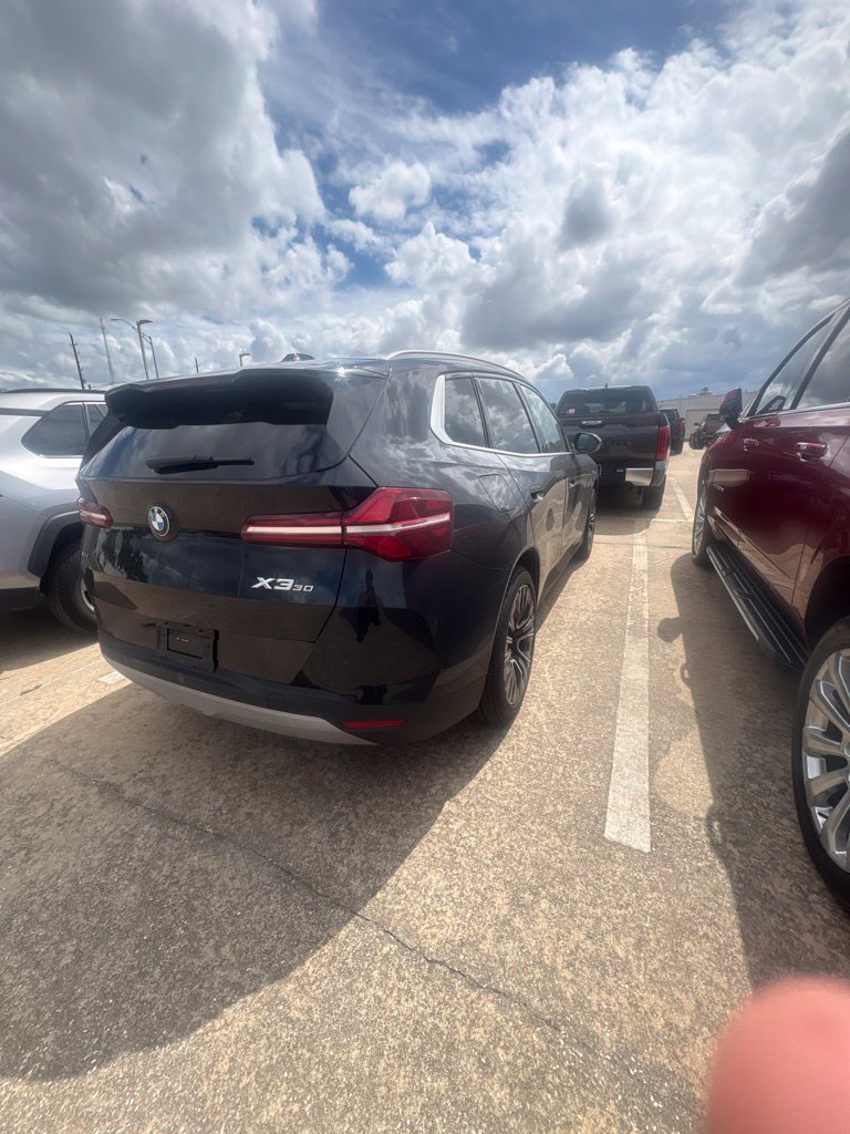 Used 2025 BMW X3 xDrive30i AWD/4WD image 3
