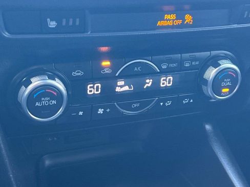 Used 2017 MAZDA MAZDA3 Touring FWD image 17