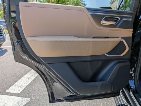 New 2026 INFINITI QX80 Luxe RWD image 25