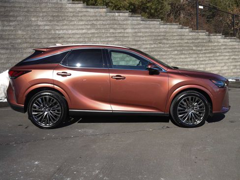 Used 2025 Lexus RX 350 AWD w/ Convenience Package image 4