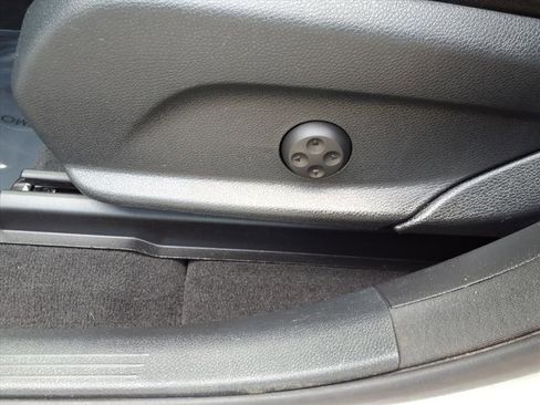 Used 2022 Mercedes-Benz GLC 300 4MATIC image 12