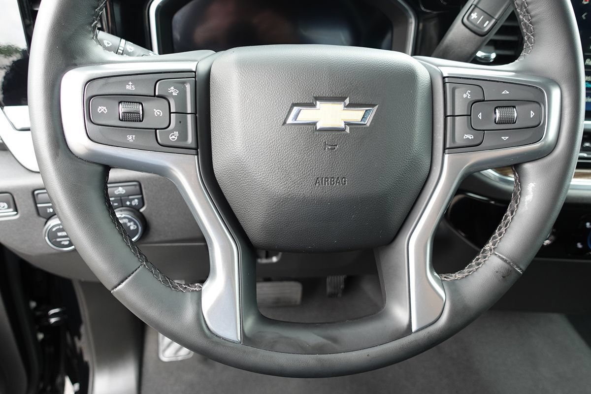 Used 2024 Chevrolet Silverado 1500 LT AWD/4WD image 44