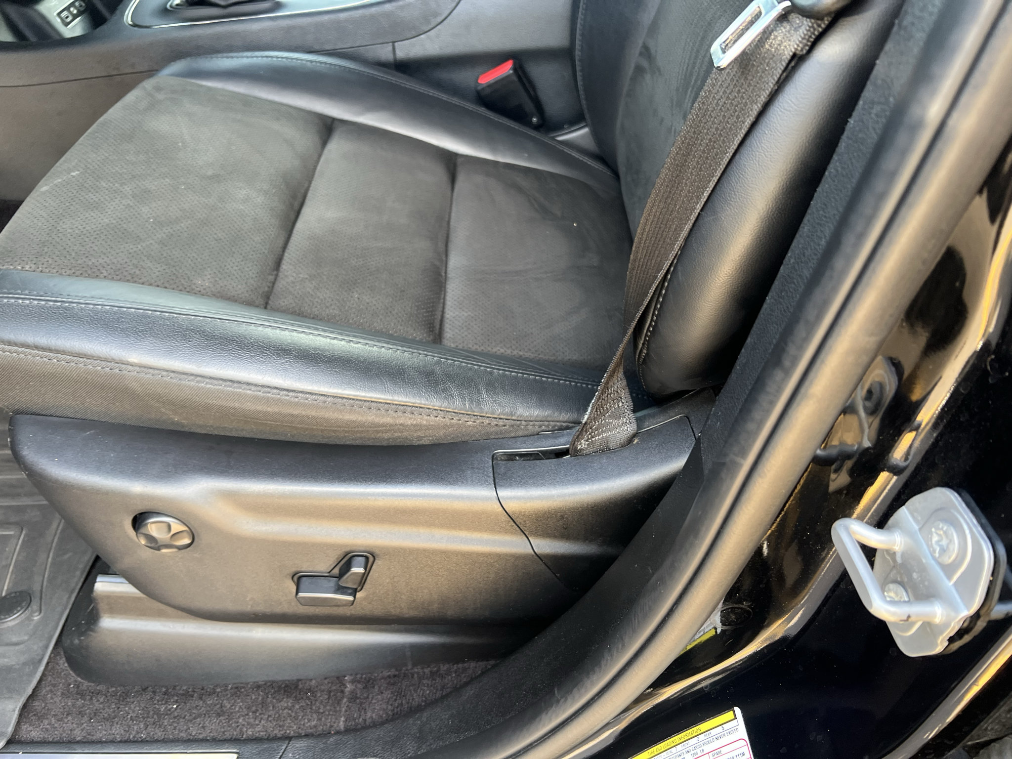 Used 2018 Dodge Durango GT w/ Blacktop Package RWD image 25
