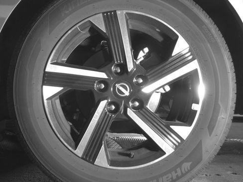 Used 2025 Nissan Sentra SV FWD image 14