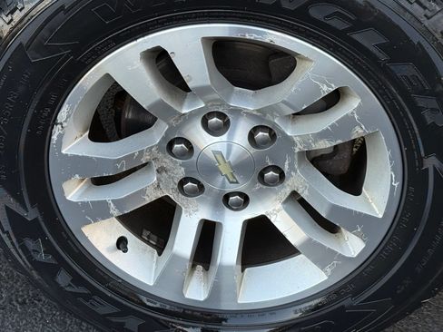 Used 2018 Chevrolet Silverado 1500 LT w/ All Star Edition AWD/4WD image 11