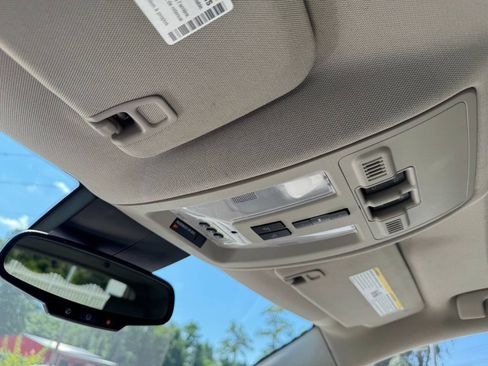 Used 2011 Cadillac SRX Luxury FWD image 21