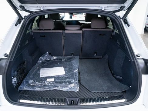 Used 2025 Audi Q5 Premium Plus w/ Premium Plus AWD/4WD image 8