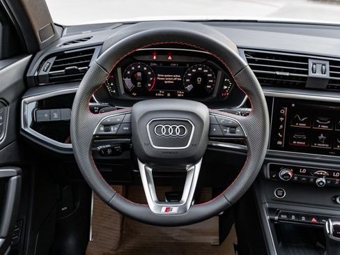 Used 2025 Audi Q3 2.0T Premium Plus w/ Premium Plus Package AWD/4WD image 19