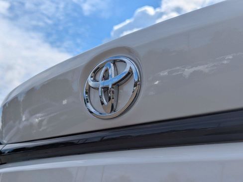 Used 2025 Toyota Corolla LE FWD image 27